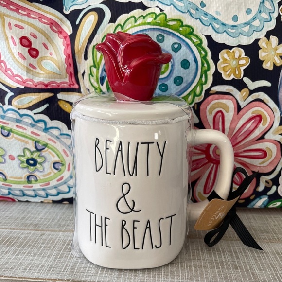 Rae Dunn Disney Cinderella Princess, Beauty And The Beast, Mug & Topper - Picture 1 of 3